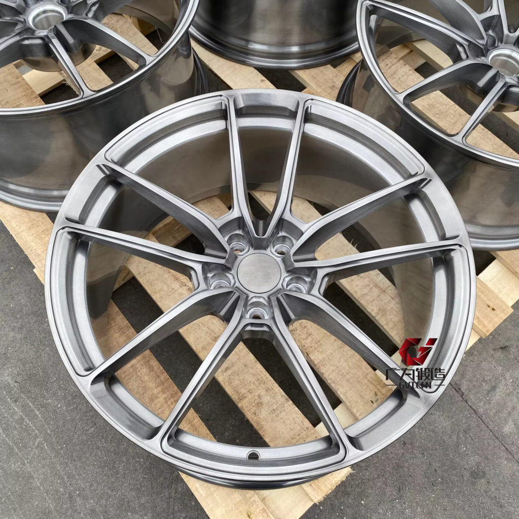 Why Should You Upgrade to Forged Wheels for Heavy-Duty Trucks and SUVs?