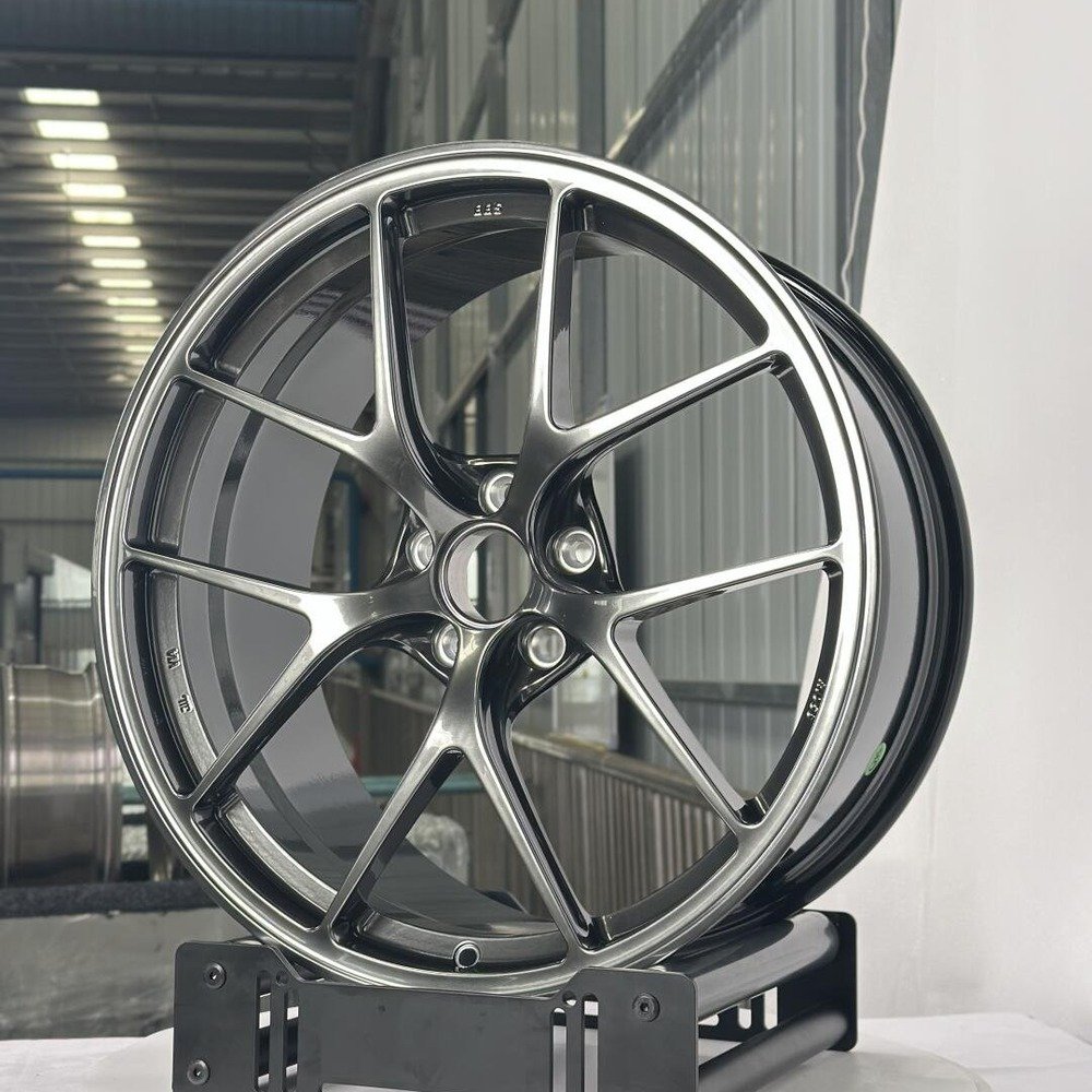 Exploring the Elegance of Wrapped Carbon Fiber Wheels